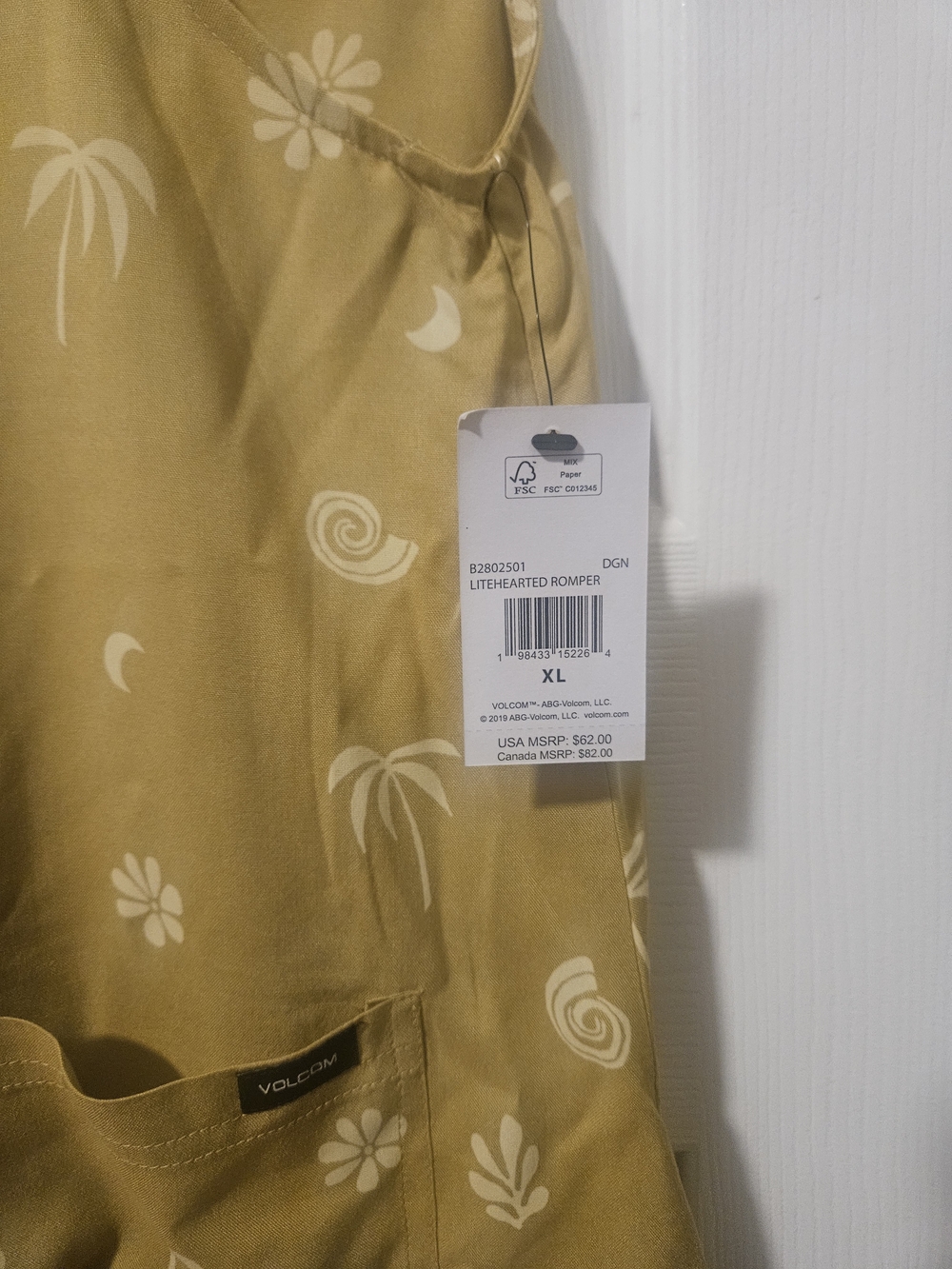 NWT Volcom Rumper Tropical Print Button-Front - Picture 3 of 6